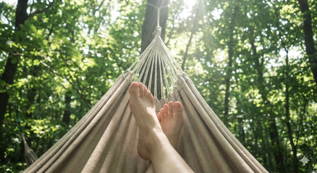 ハンモックに揺られている時、僕は「地球」から少しだけ浮いている。